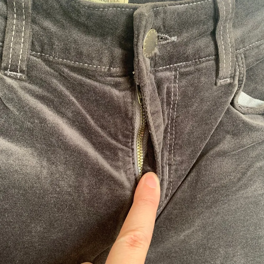 L'AGENCE The Affair High Rise Velvet Flare Jeans in Gray - Image 4