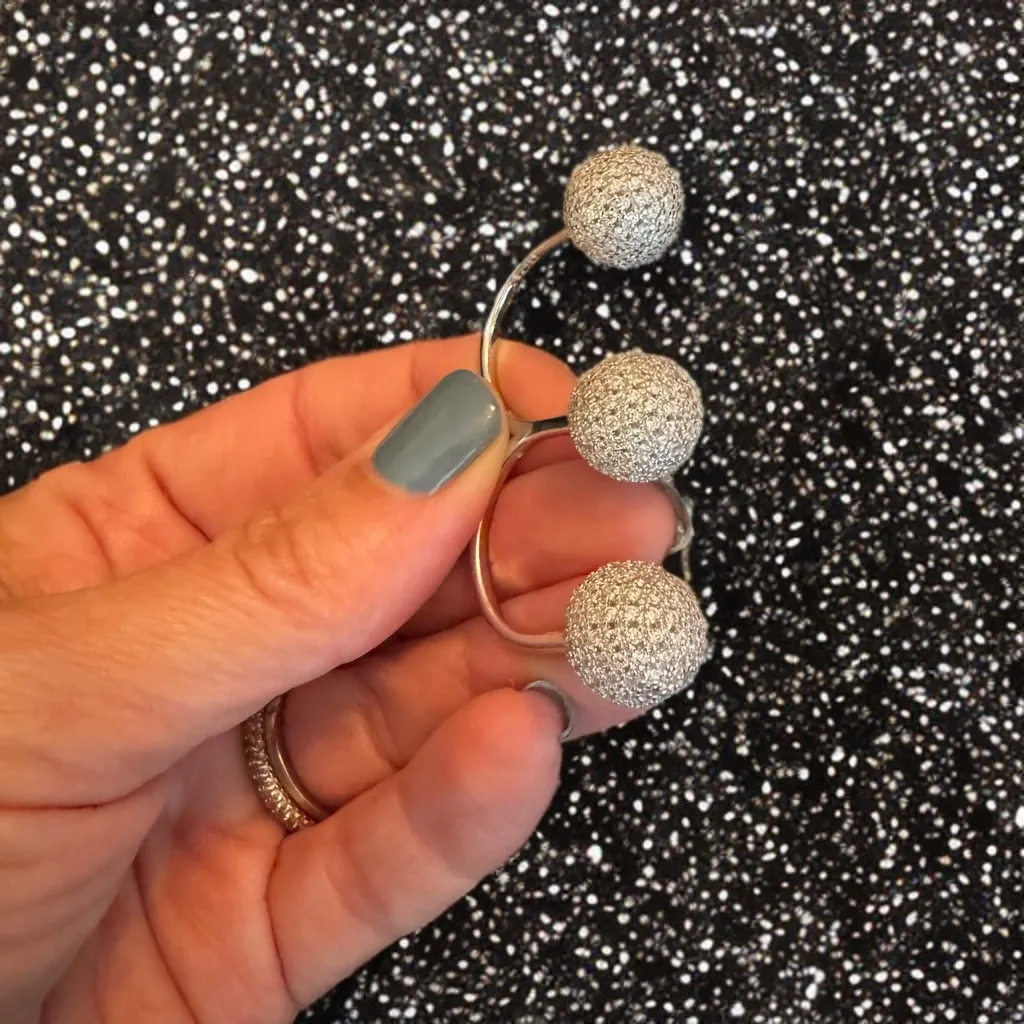 NWT nOIr NYC Jewelry CASSANDRA DOUBLE FINGER Knuckle Pave Rhodium Ring Sz 8 Silver - Image 4