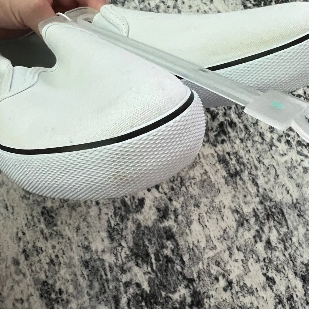 NWT White Slip-On Sneakers Size 8 - Image 3