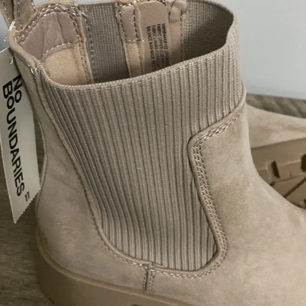 No Boundaries New! Women’s tan knit Chelsea ankle boots size 11 - Image 8