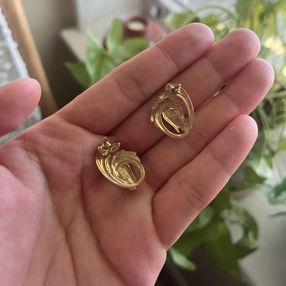 Vintage 14k gold Equestrian horse head earrings - Image 2
