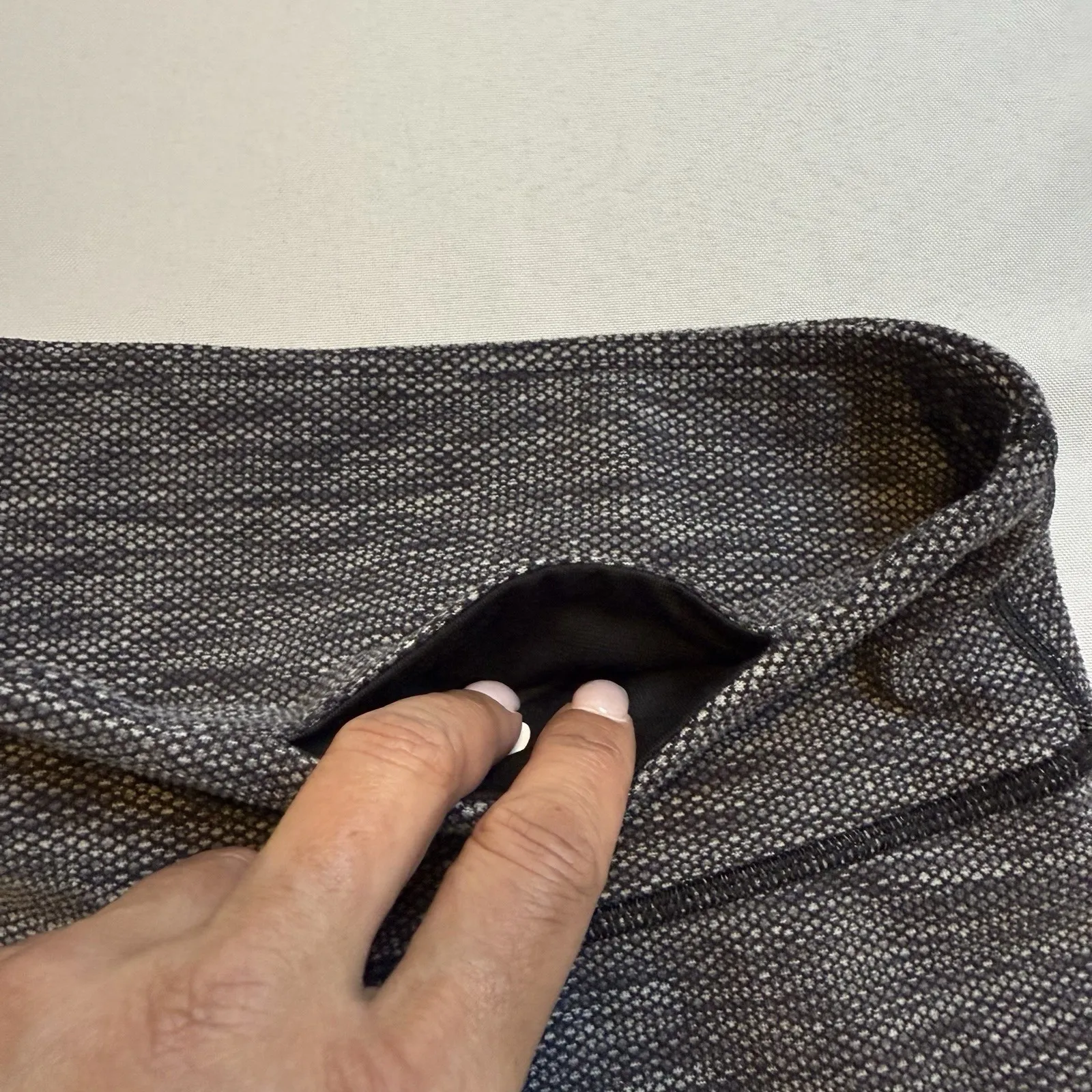 Lululemon Wunder Under Crop Womens 8 Gray Black Mid Rise Luon Stretch Yoga Pique - Image 4