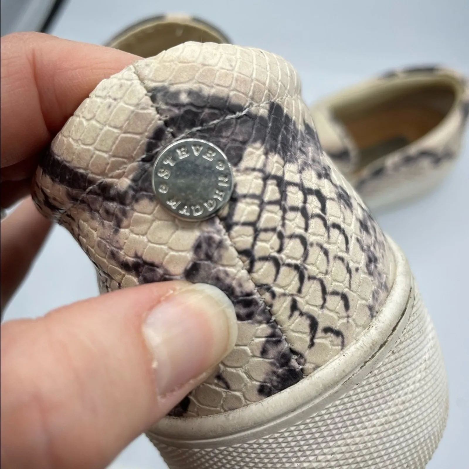 Steve Madden Cream & Grey Snake Print Faux Leather Platform Sneakers 8.5 - Image 6