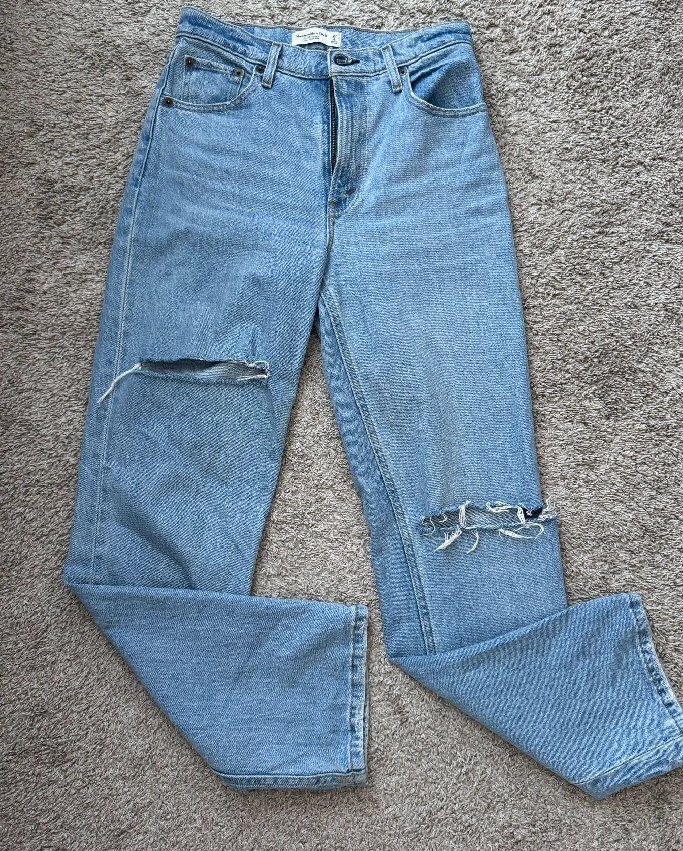 Abercrombie & Fitch Ultra High Rise 90s Straight Jean - Image 3