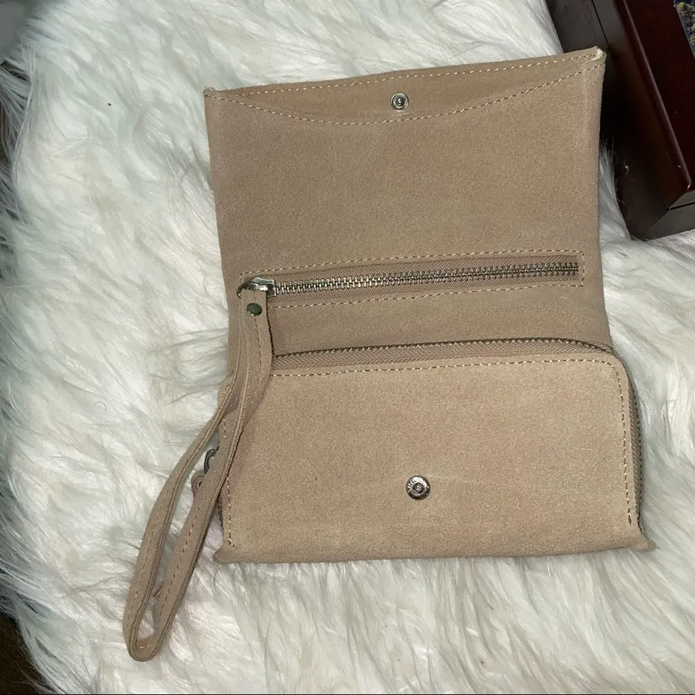 Cooperative suede leather wristlet wallet - Image 2