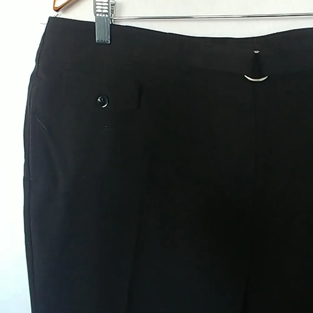 Larry Levine Black Dress Crop Capri Pants - Image 2