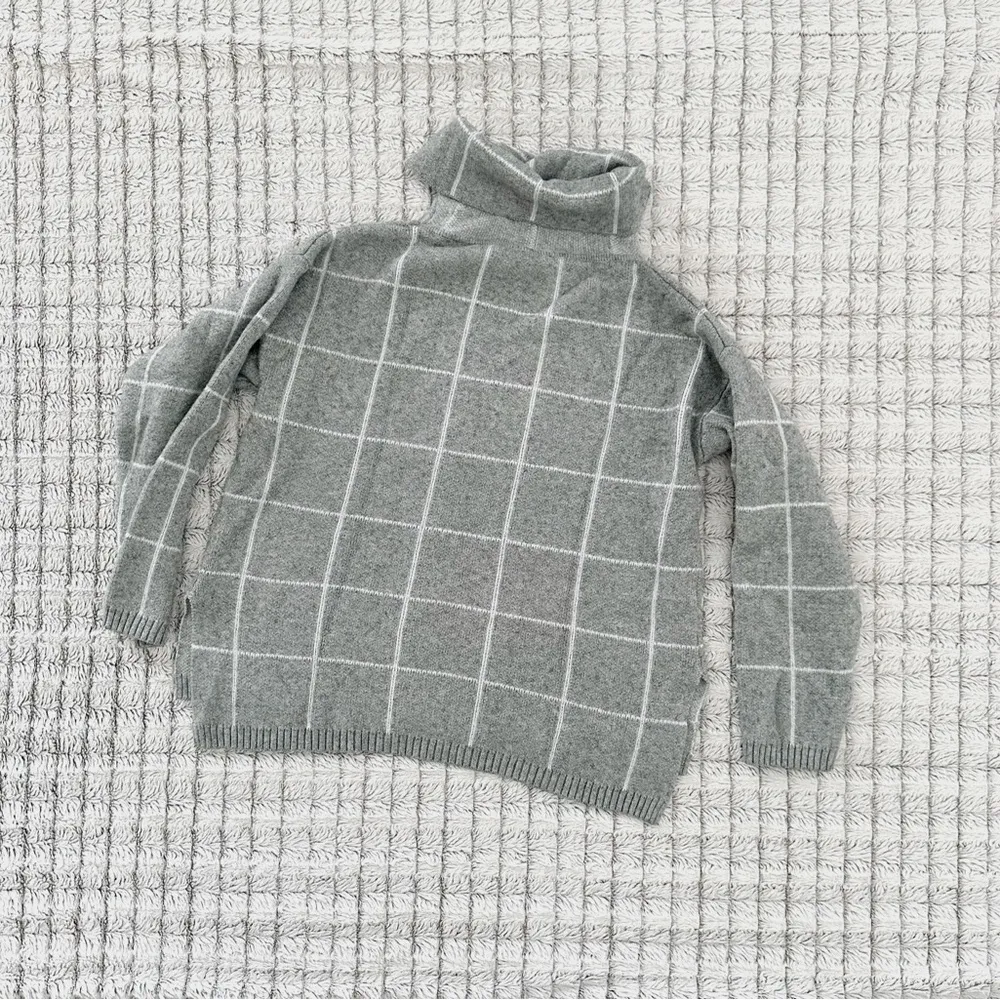 Boutique Gray Windowpane Turtleneck - Image 2