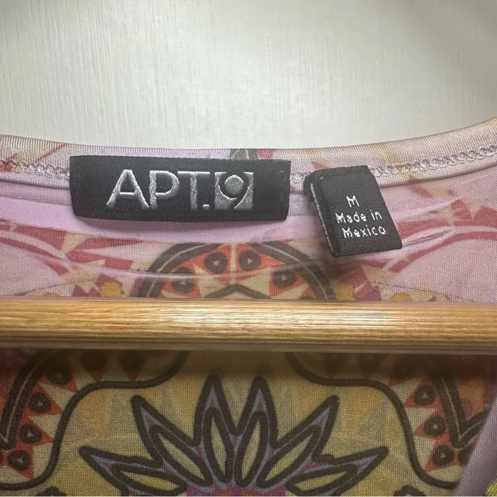 Apt. 9 Y2K Whimsical V-Neck Shirt. Size: Medium. - Image 4