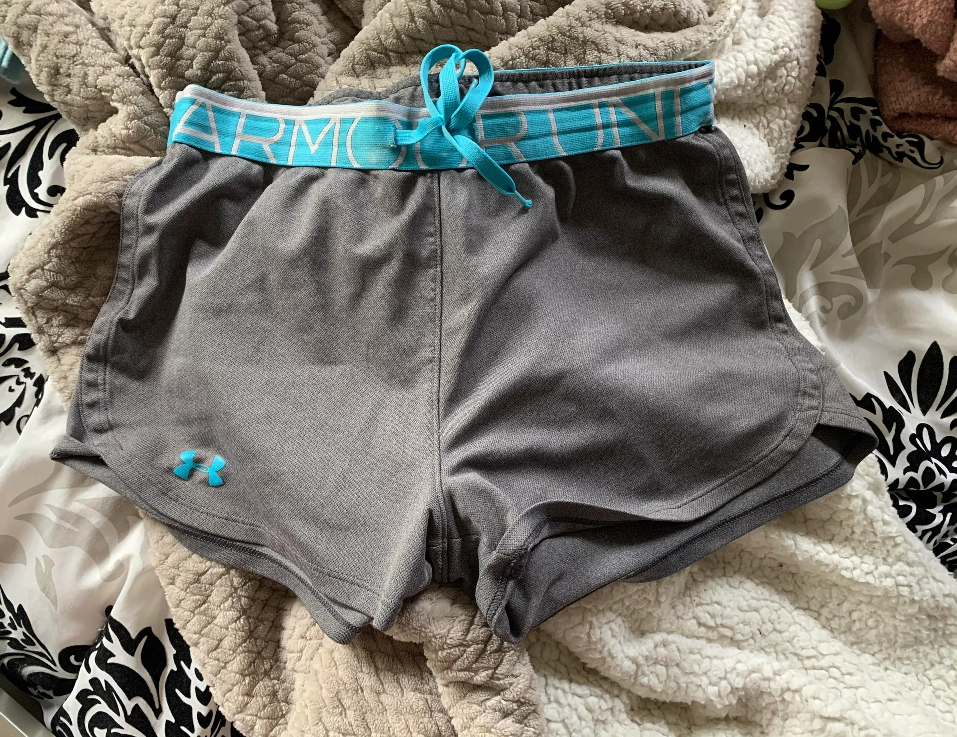 Under Armour shorts - Image 2