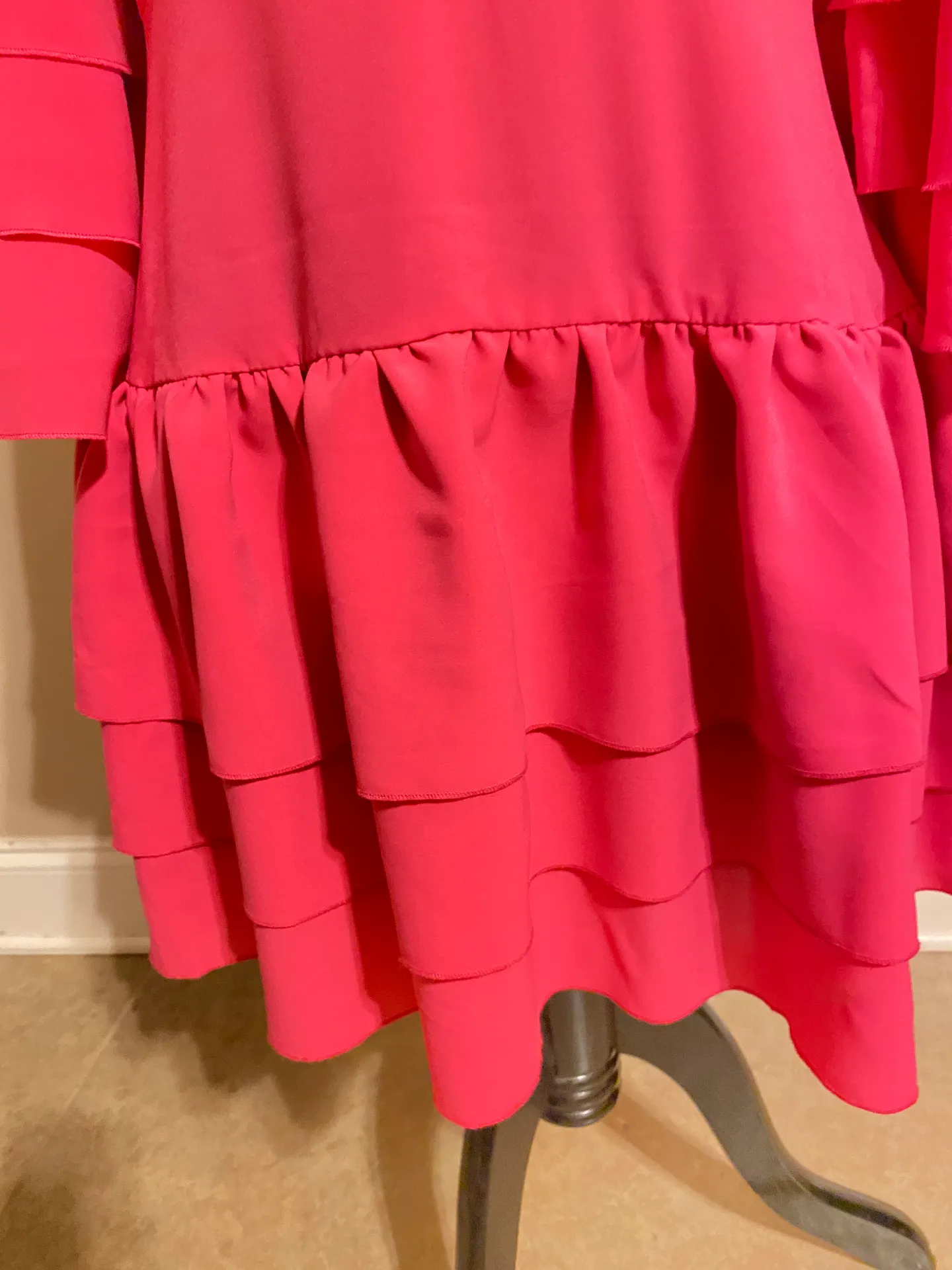 Womens pink ruffle cold shoulder top L Size L - Image 6