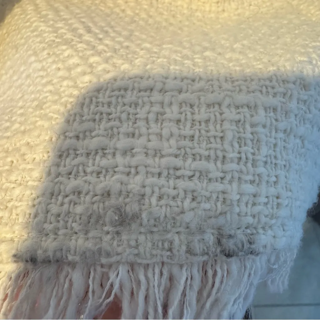 Cinq a Sept Gardenia Ivory Boucle Khloe Blazer & Allen Shorts Set White Size 6 - Image 15