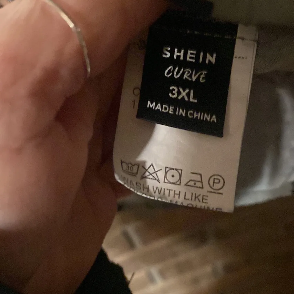 Olive green patterned blouse by Shein curves 3xl - Image 4