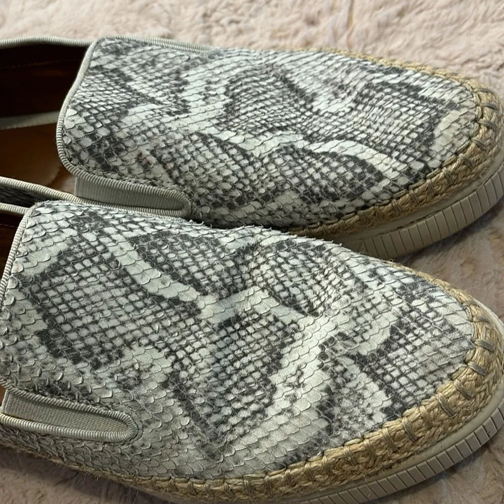 shoes in size 9.5M - Image 16