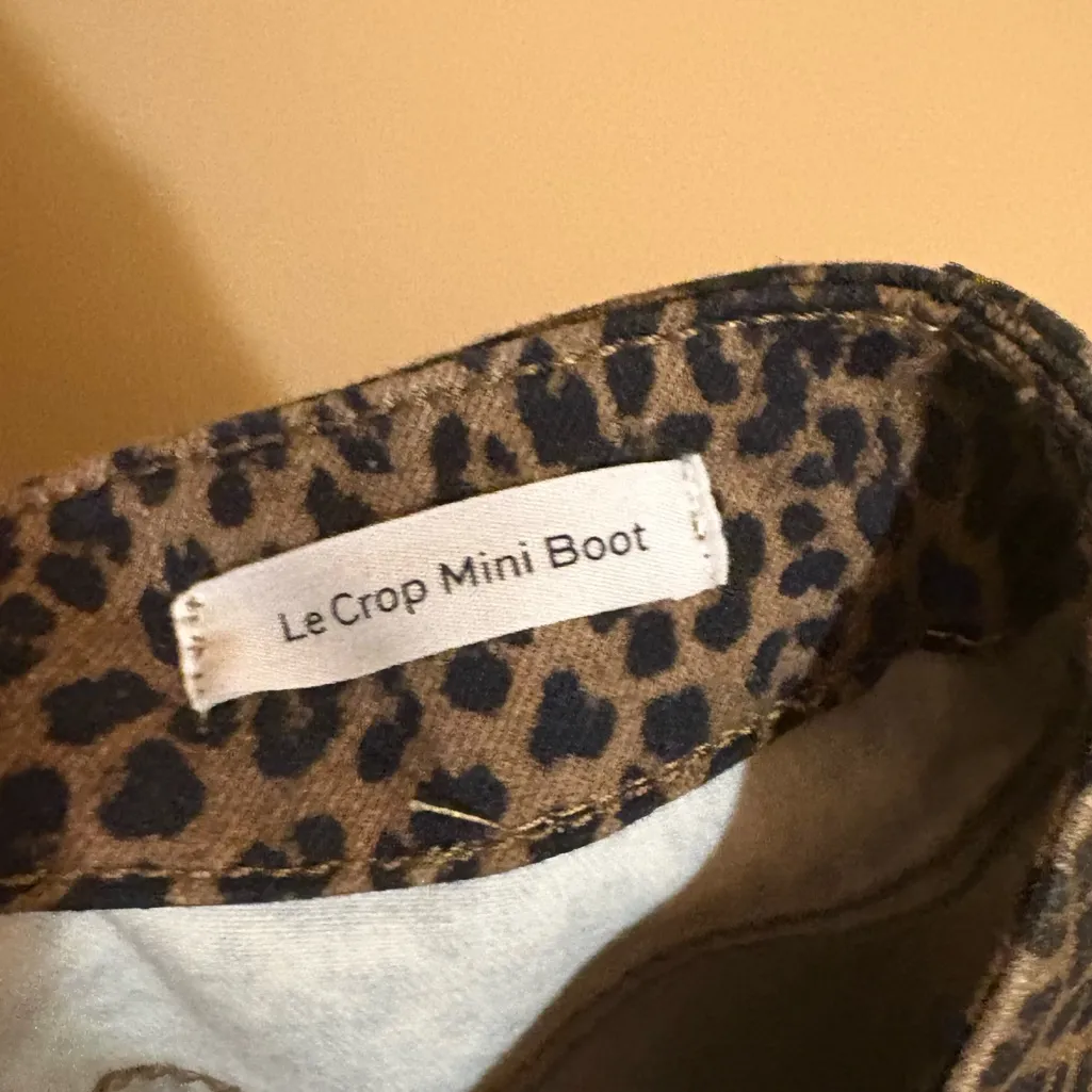Frame Le Crop Mini Boot Jeans in Coated Leopard - Image 9