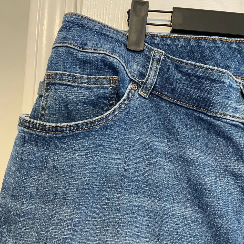 Lee Size 18W Relaxed Fit Straight Led Mid Rise Med Wash Zip Stretch Denim Jeans - Image 3