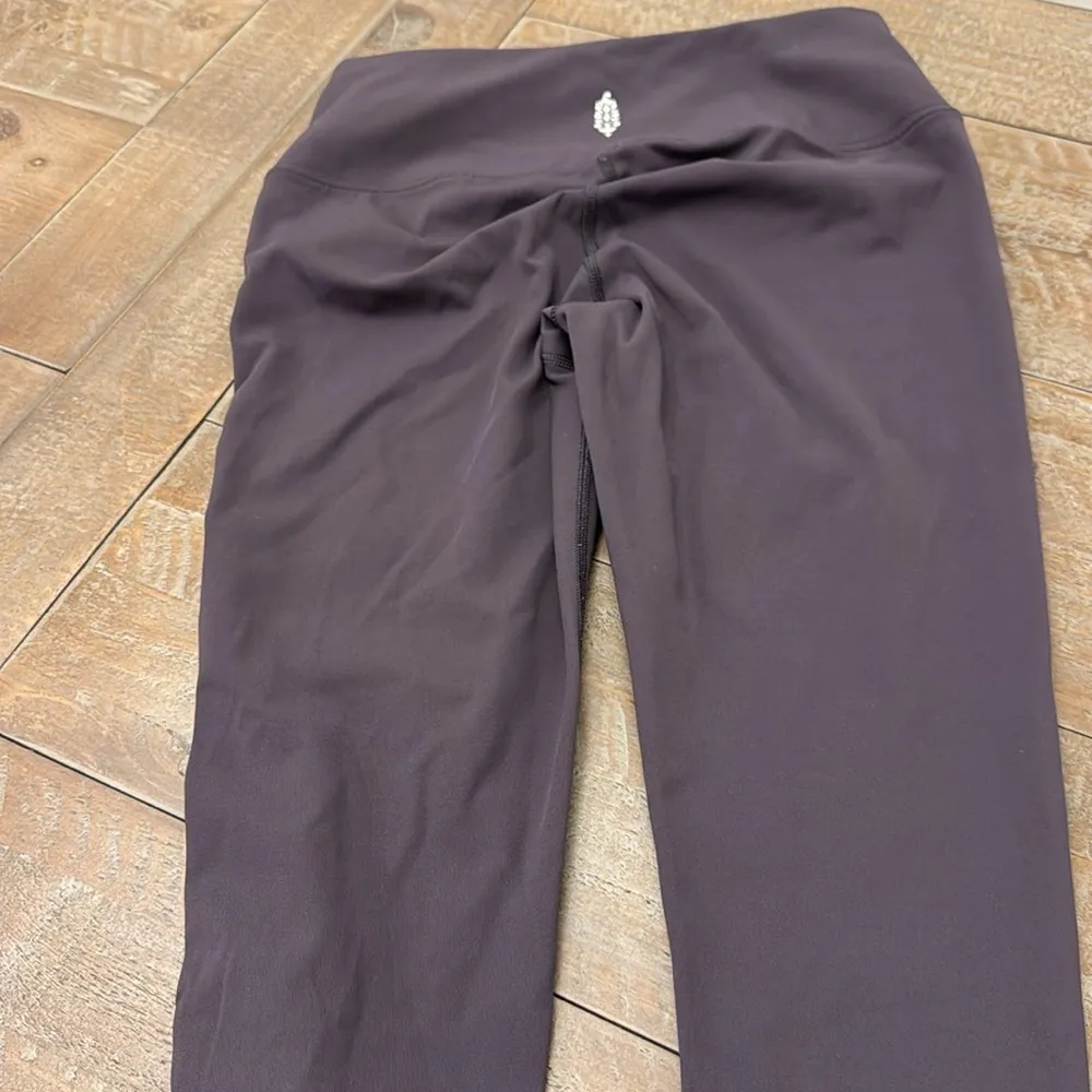 Revolve Movement Freestyle Rise Legging in Dark Purple
FREE PEOPLE - Image 14