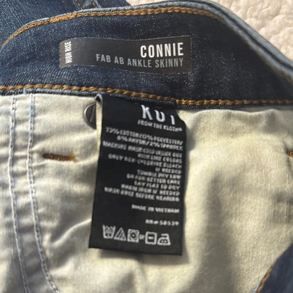Kut from the Kloth Connie Fab Ab Ankle Skinny Jeans - Image 3