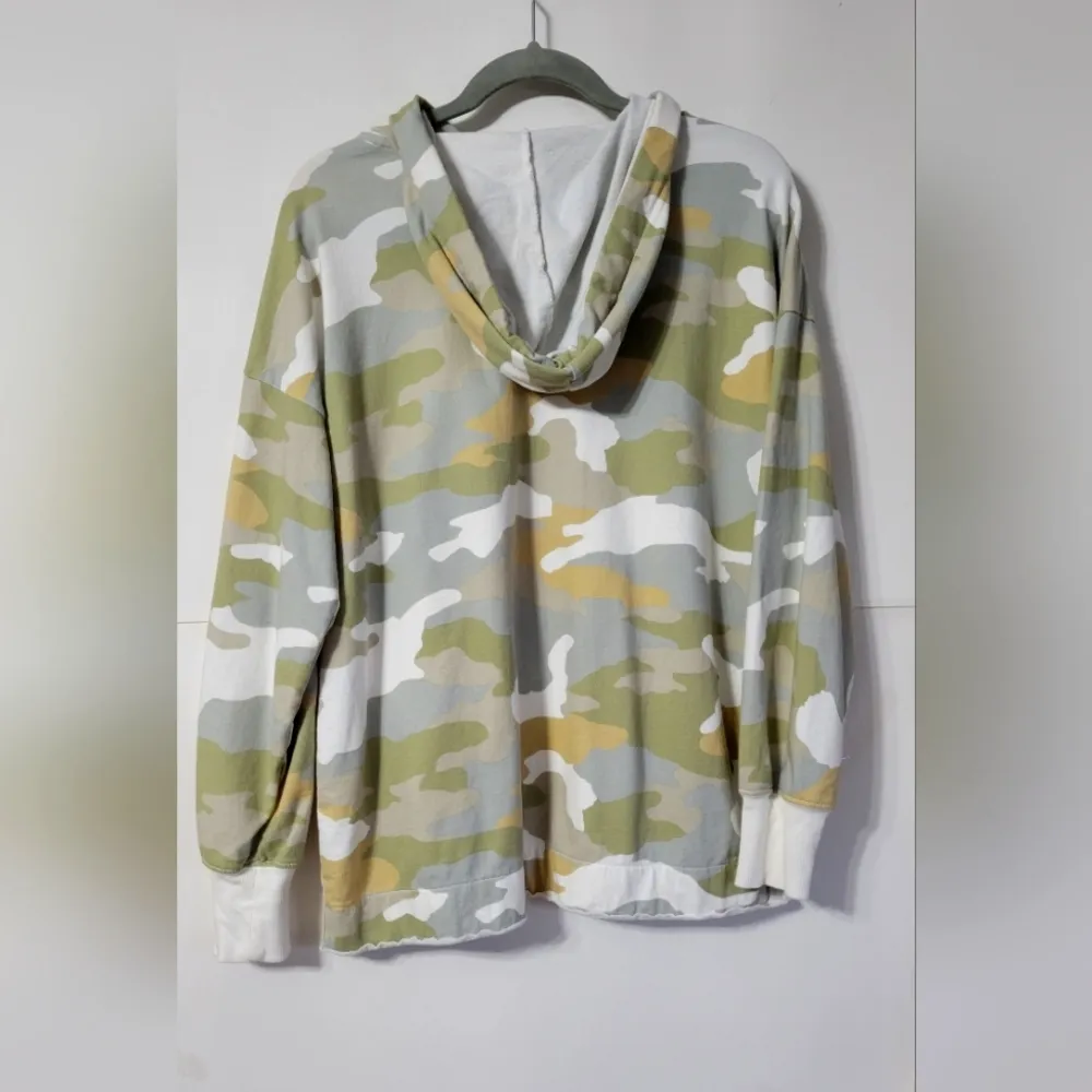 Aerie Oversized Split hem Camo Hoodie Size S - Image 2