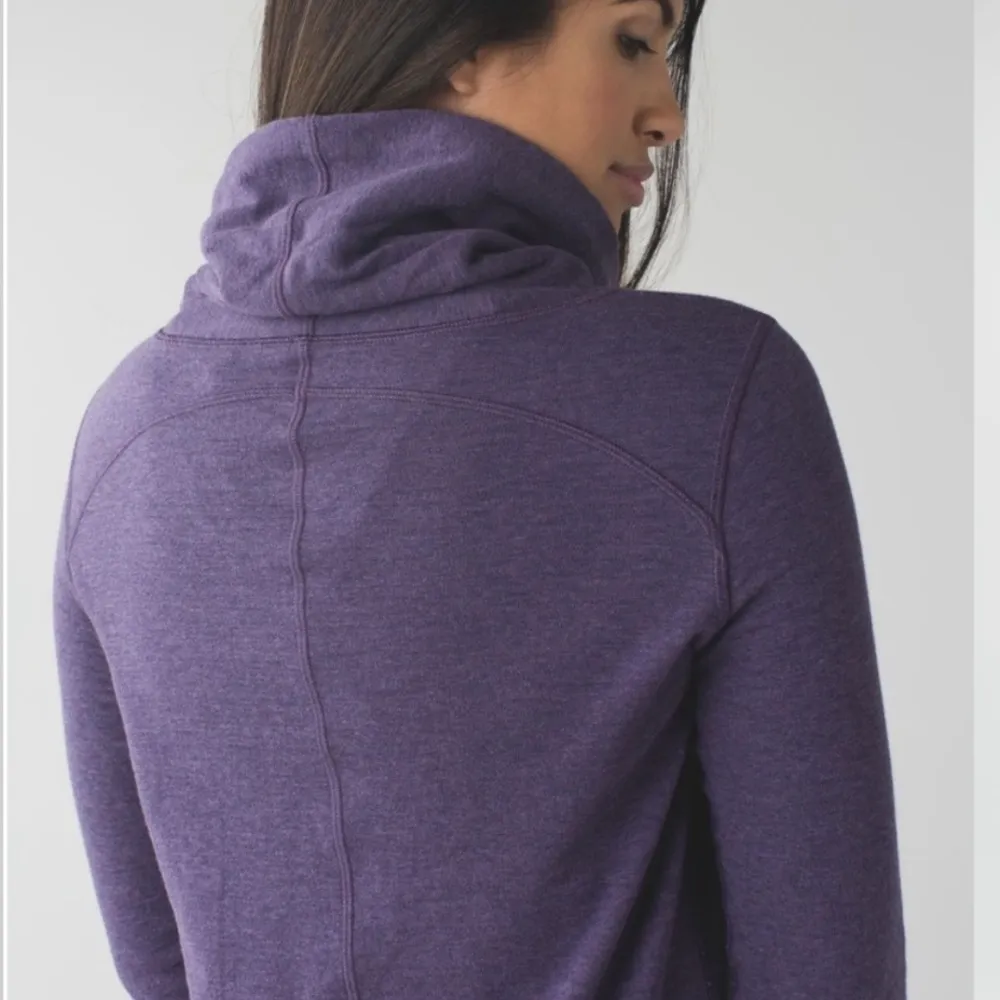 Lululemon In A Cinch Long Sleeve Tee - Image 6