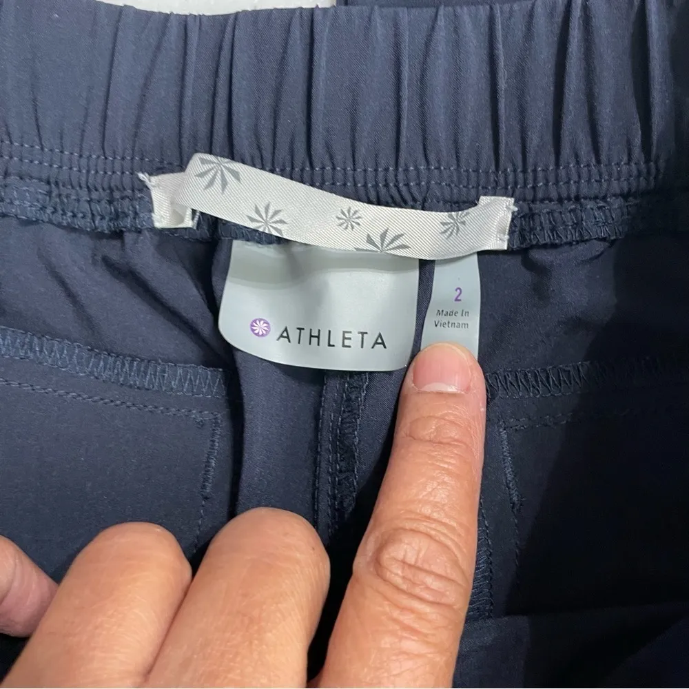 Athleta Navy Blue Cropped Pant With Cinch Bottom Zipper Pockets Size 2 - Image 7