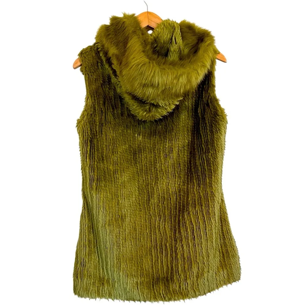 Adrienne Landau green faux fur satin lined hooded vest. Four hook/eye closure XS - Image 2