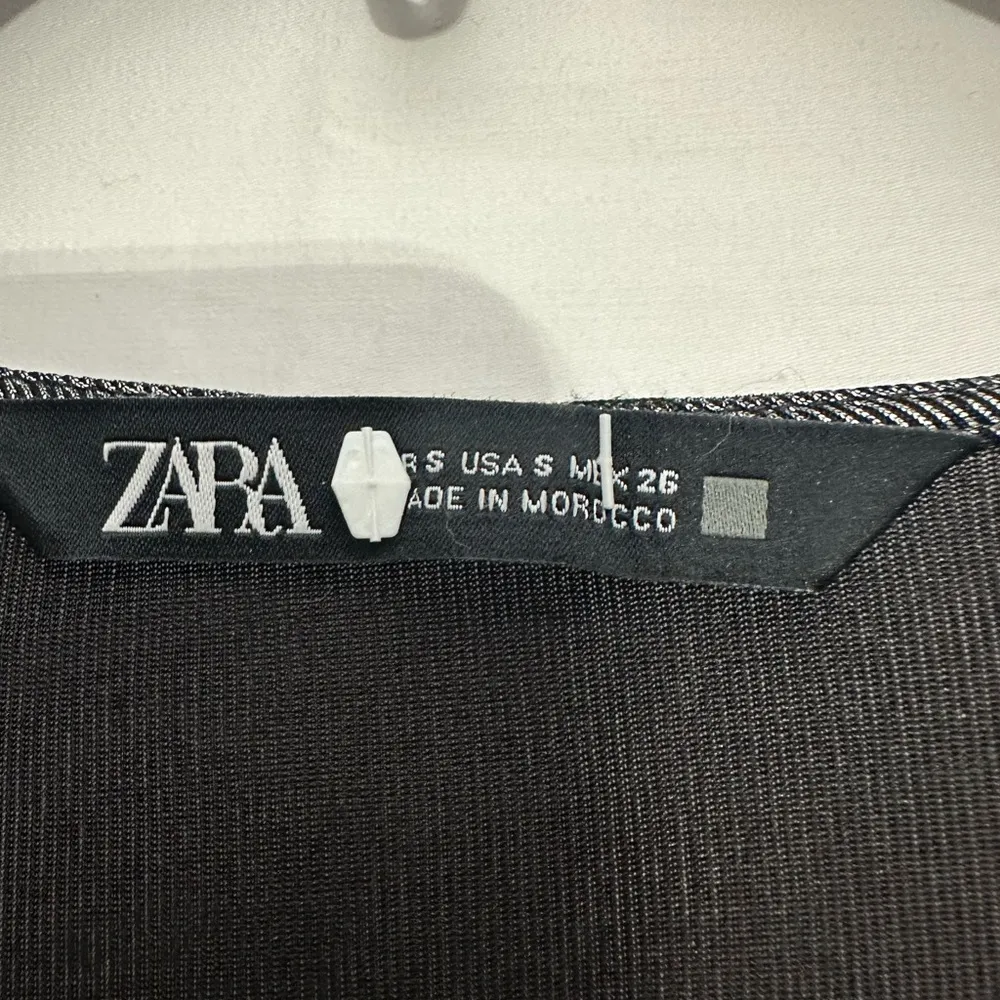 ZARA  Silver Metallic Tiered Ruffle Stretch Mini Dress Size Small - Image 3