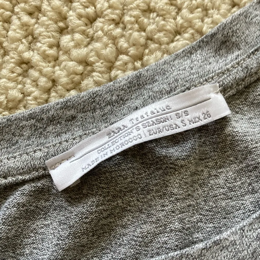 Zara Be a Poem Grey Graphic Pocket Frocket Blouse Shirt T-Shirt Size Small EUC - Image 3