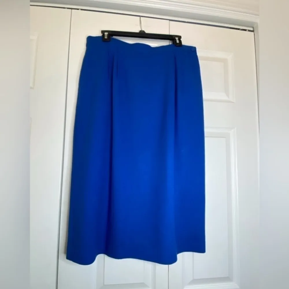 Vinci's Clothiers Cobalt Blue career suit Blazer size 14 skirt size 16 - Image 3