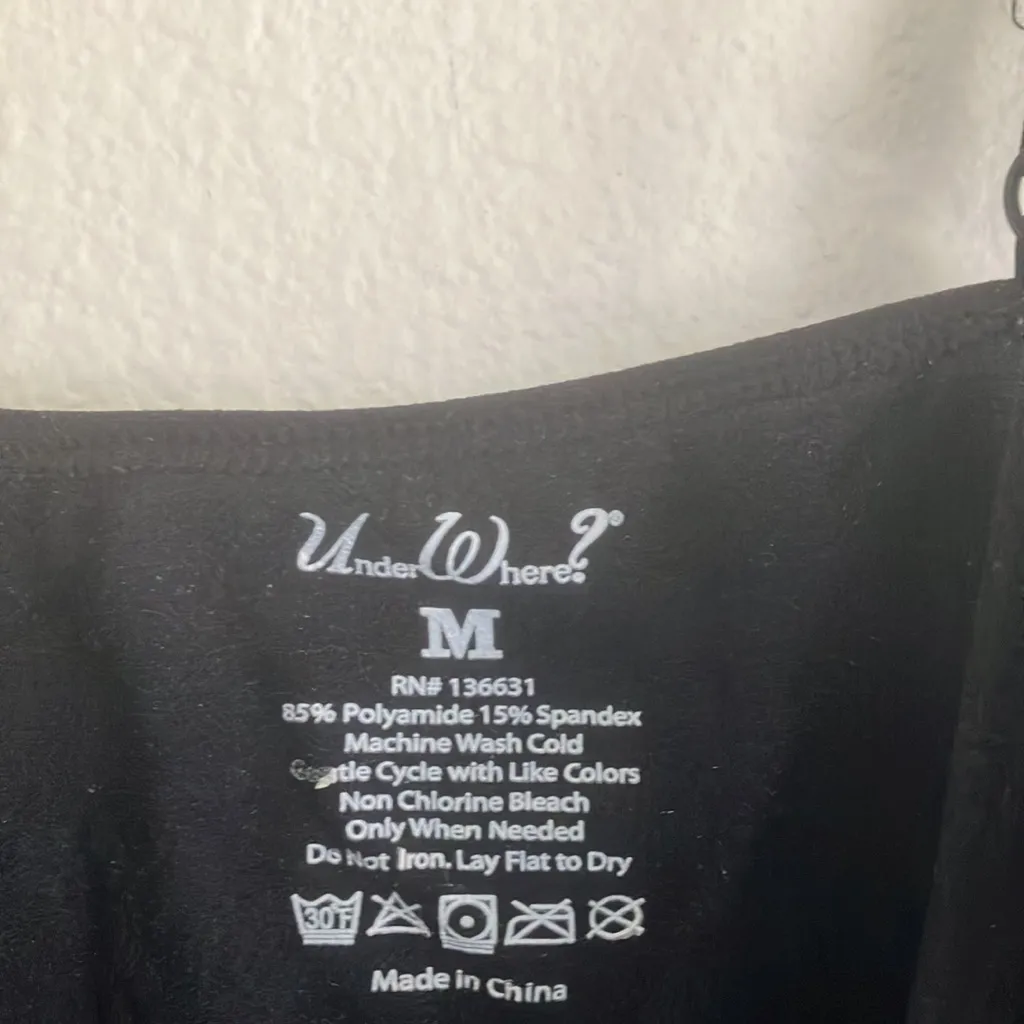 FINAL MARKDOWN Under where? Hook and eye crotch one piece shaper medium Black - Image 4