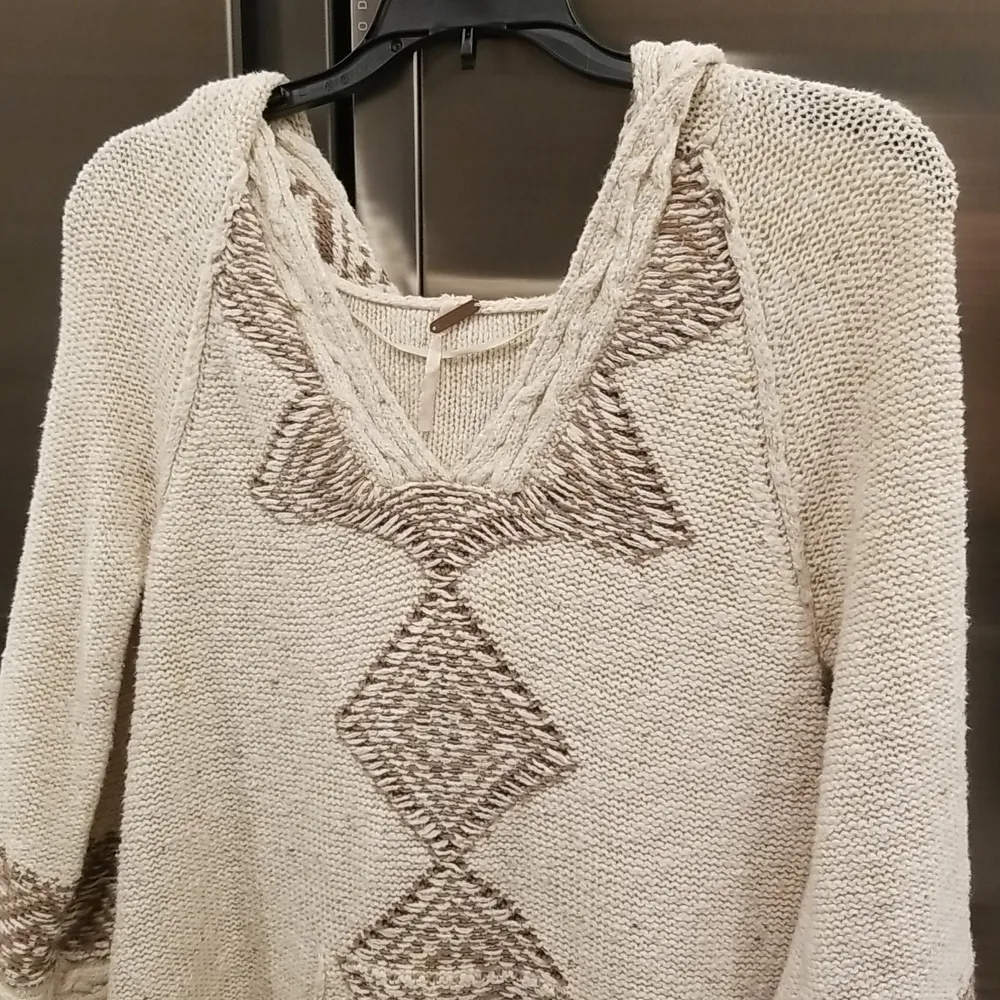 💕FREE PEOPLE💕 Poncho Style Kangaroo Pocket Tunic Hoodie ~ Tribal Aztec Medium - Image 3