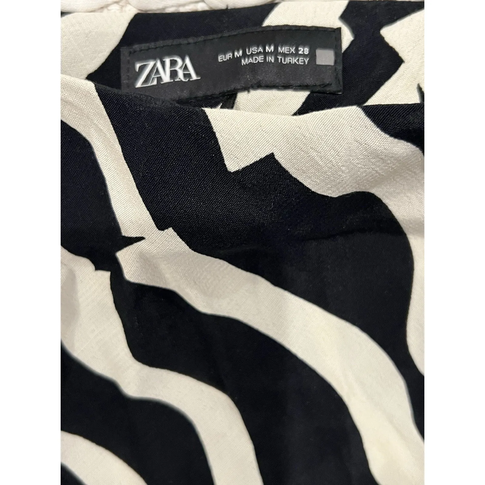 ZARA Black White ANIMAL PRINT Skirt Flowing High Black And White Medium - Image 4
