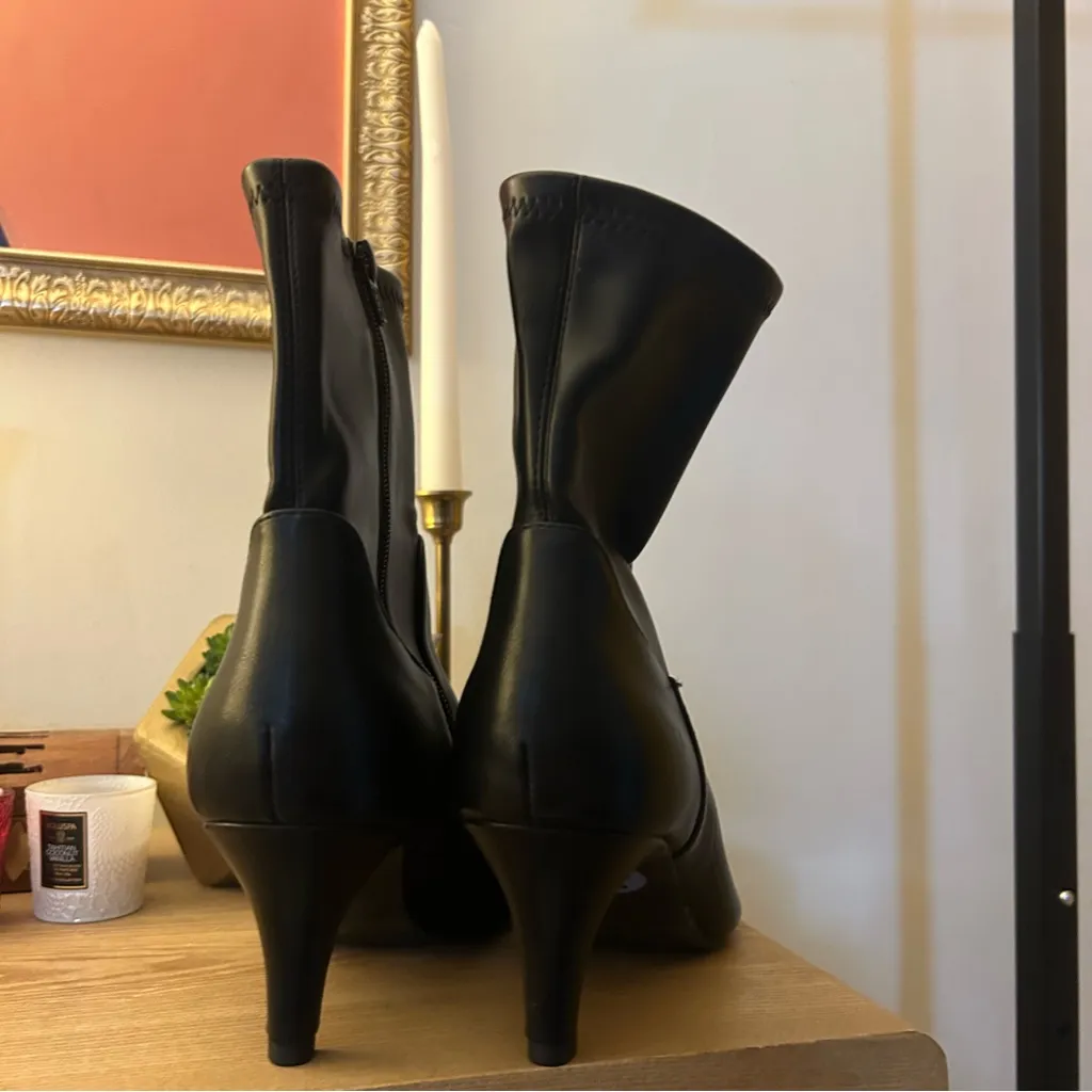 Dolce Vita Alexis Black Ankle Boots Pointed Toe Booties Kitten Heel NEW Size 7.5 - Image 4