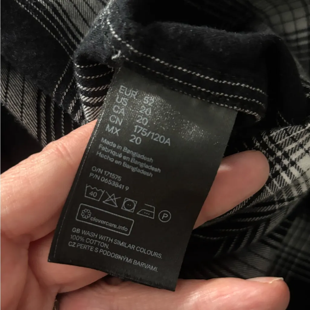 H&M Divided Black and White Checkered Shirt - Image 6