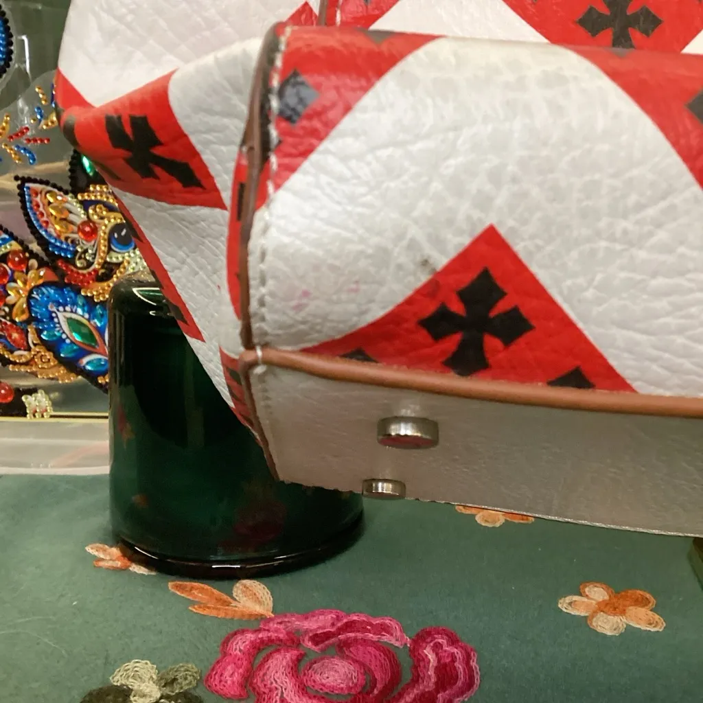 Chevron Patterned Tote Bag with Cross‎ Accent Red - Image 7