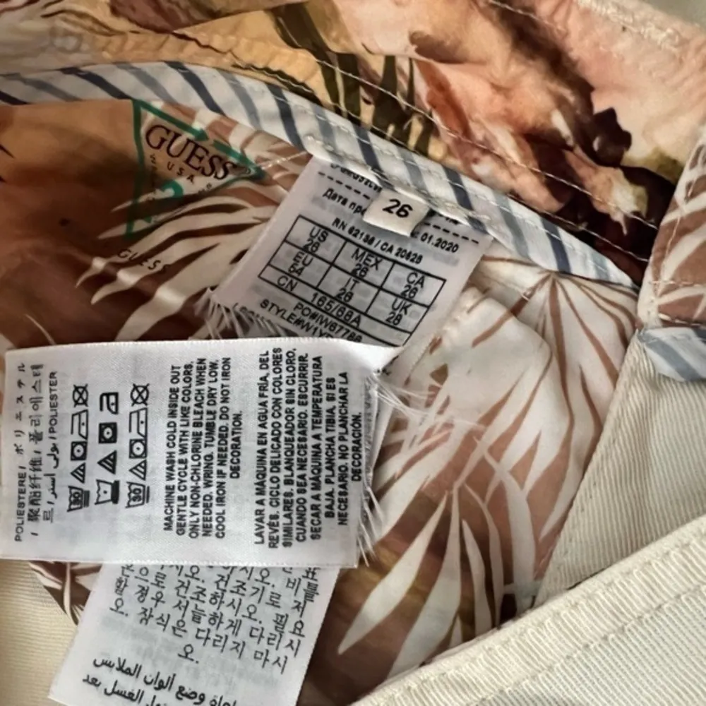 Guess Eco Iris Cargo Short sz 26 - Image 10