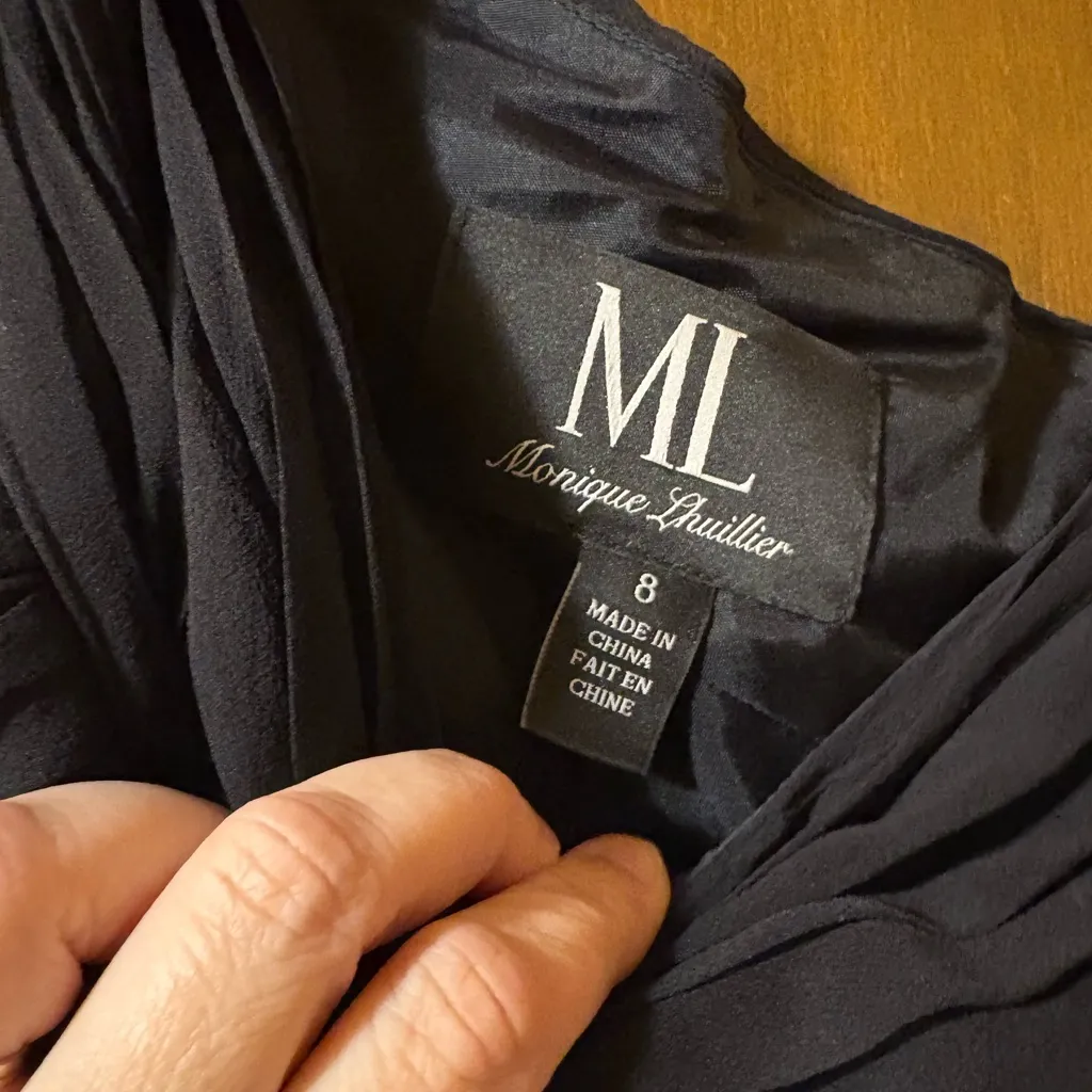 ML Monique Lhuillier Black Sleeveless Asymmetrical Sequin 3D Flower Skirt Gown - Image 2