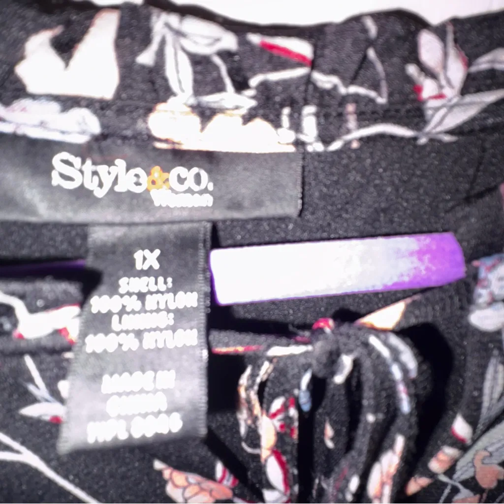 Floral Black Women's Top size 1x - Image 6