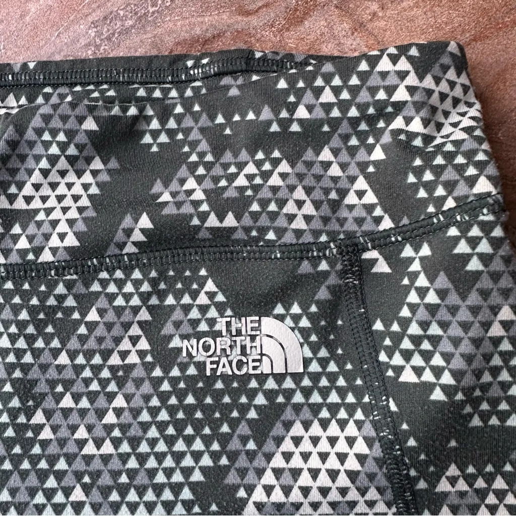 The North Face Green Diamond Print Capri Leggings Women's Size Medium - Image 2