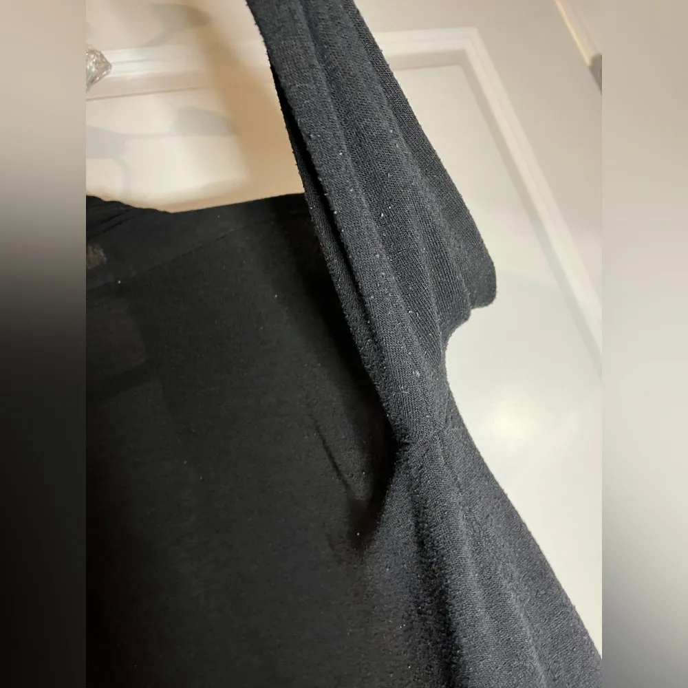 One Clothing  Solid Black Basic Staple Piece Cardigan Size Medium - Image 7