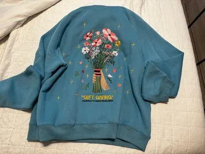 Dandy Worldwide Gift Giving Oversized Hoddie Size XL - Image 3