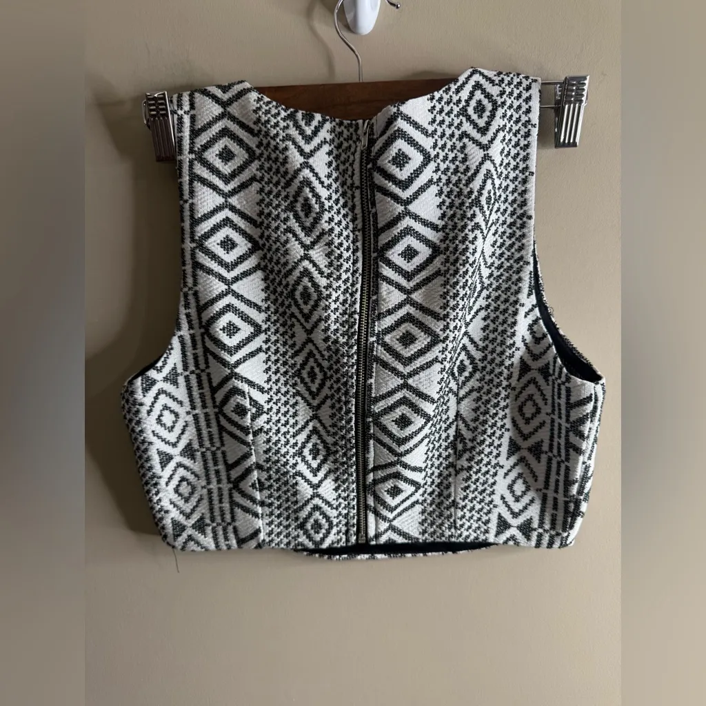 Quinn Monochrome Patterned crop top small Black - Image 8