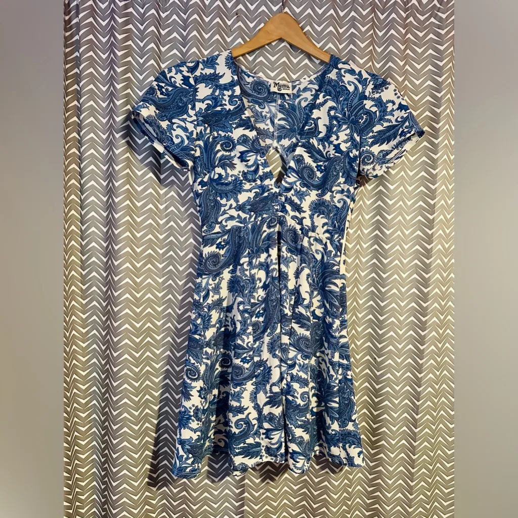 Show Me Your Mumu | Antiqua Stretch Ibiza Blue White Floral Dress, size M - Image 4