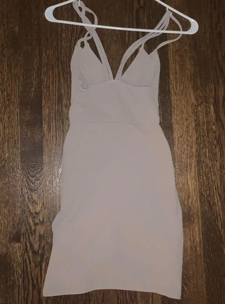 Pretty Little Thing lavender dress - Size US 0 - Image 4