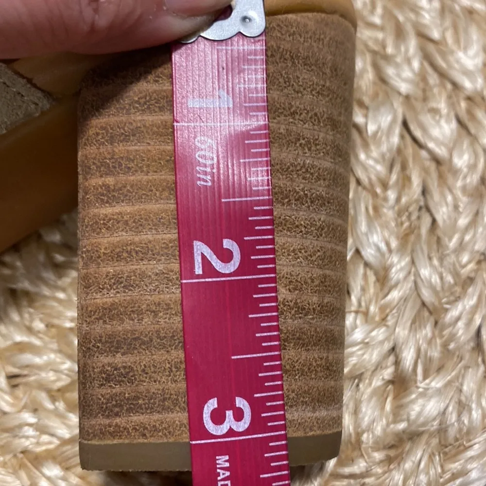 Born womens light tan suede mules size 9 - Image 9