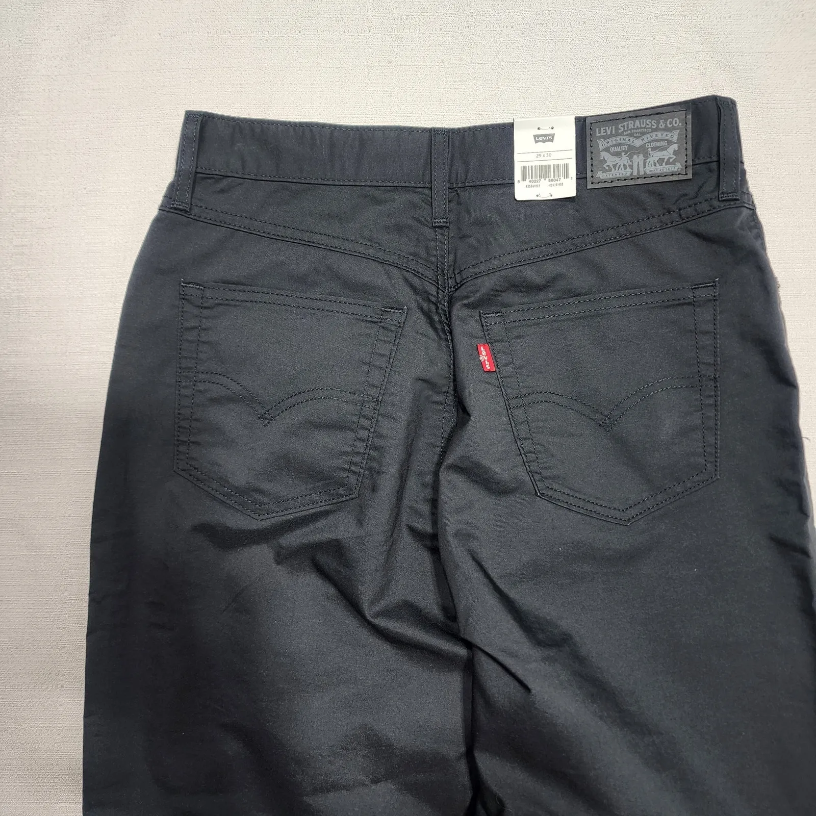 Levi's high waisted mom jeans W29''' x L30'' - Image 9