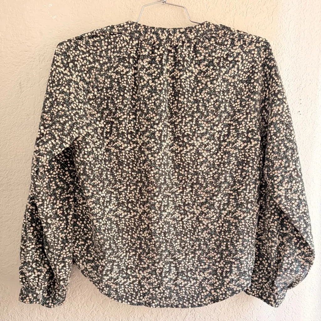 UNIVERSAL THREAD SIZE XSPULLOVER V-NECK TOP DITSY FLORAL MANDARIN COLLAR 2 BUTTN - Image 9