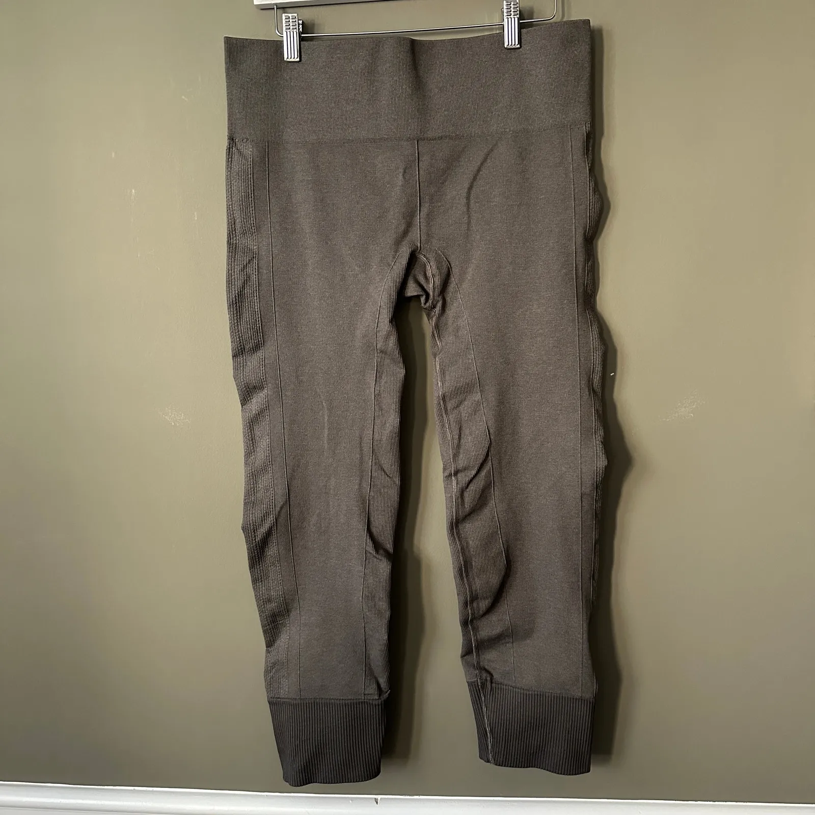 Lululemon Ebb To Street Pant Size 12 - Image 5