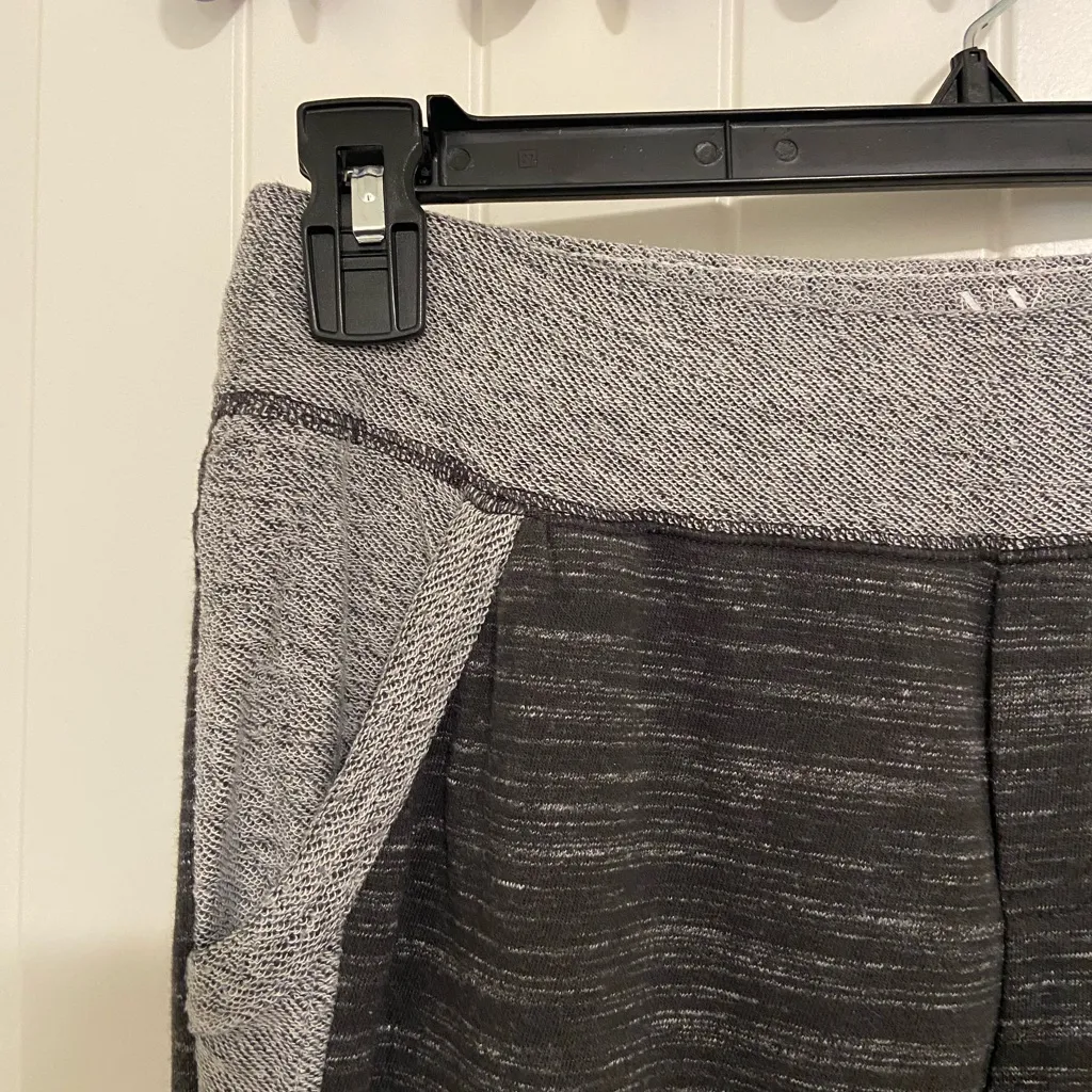 EUC New York and Company women’s gray jogger‎ sweatpants elastic waist medium - Image 2