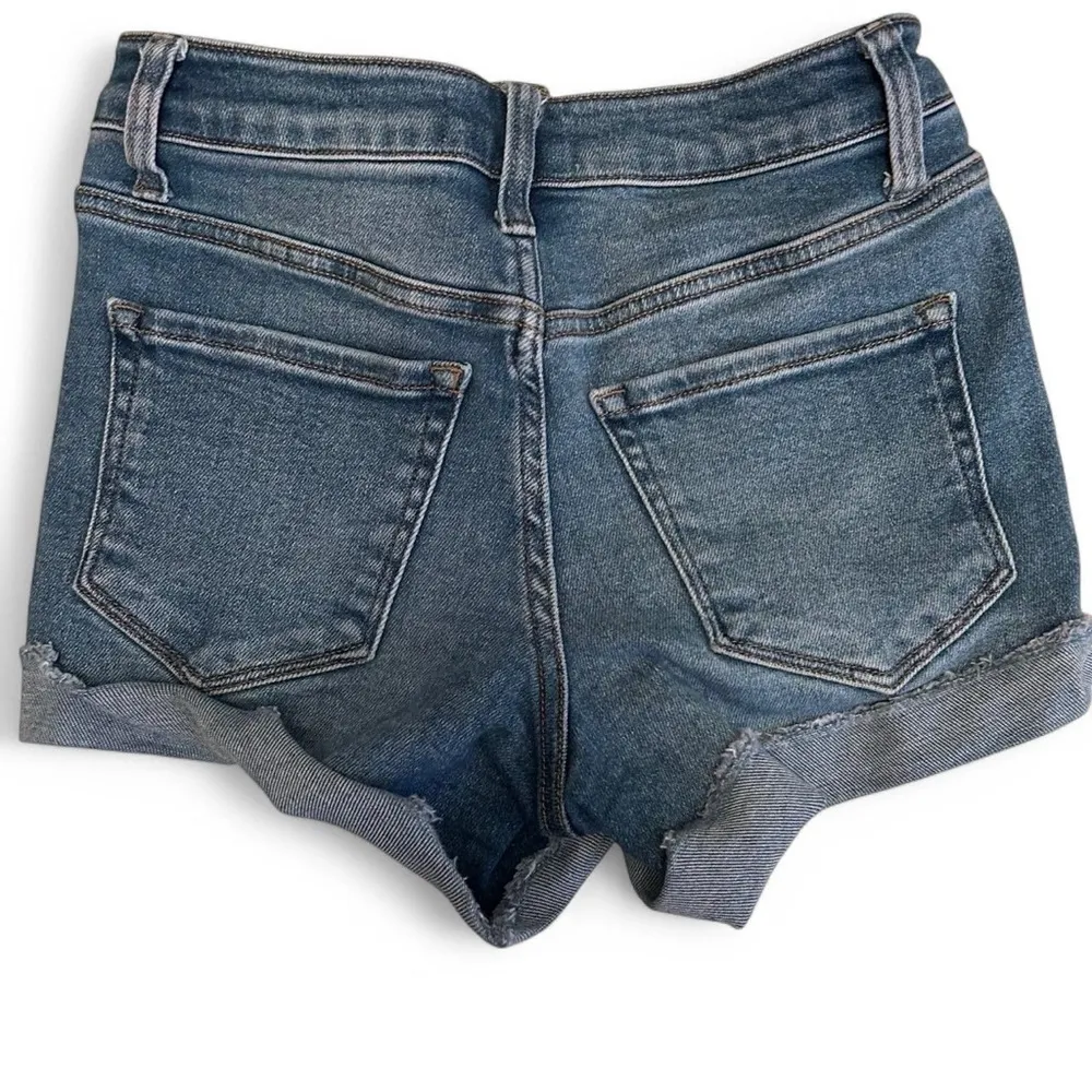 VERVET by Flying Monkey Denim Shorts with Butterfly Buckle Size XS Medium Wash Blue - Image 2