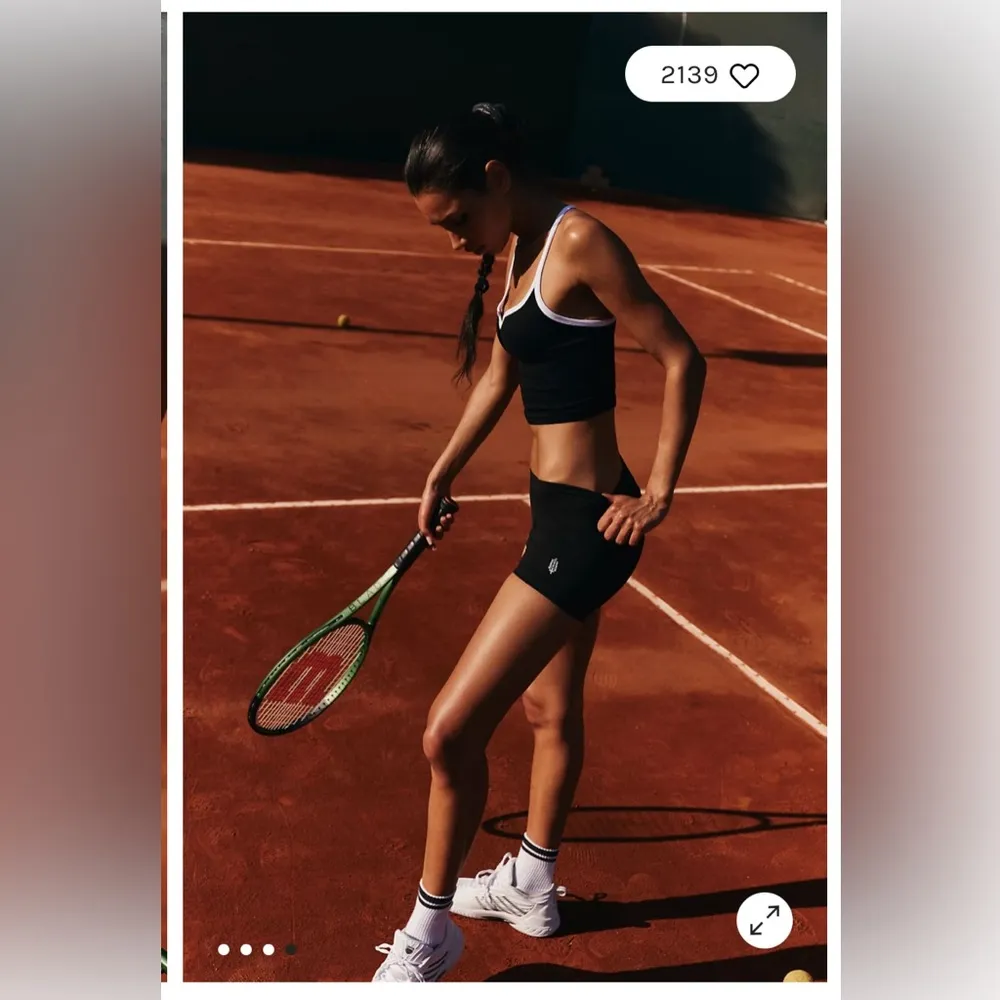 Happiness Runs Sweetheart Colorbock Crop Tank M/L - Image 5